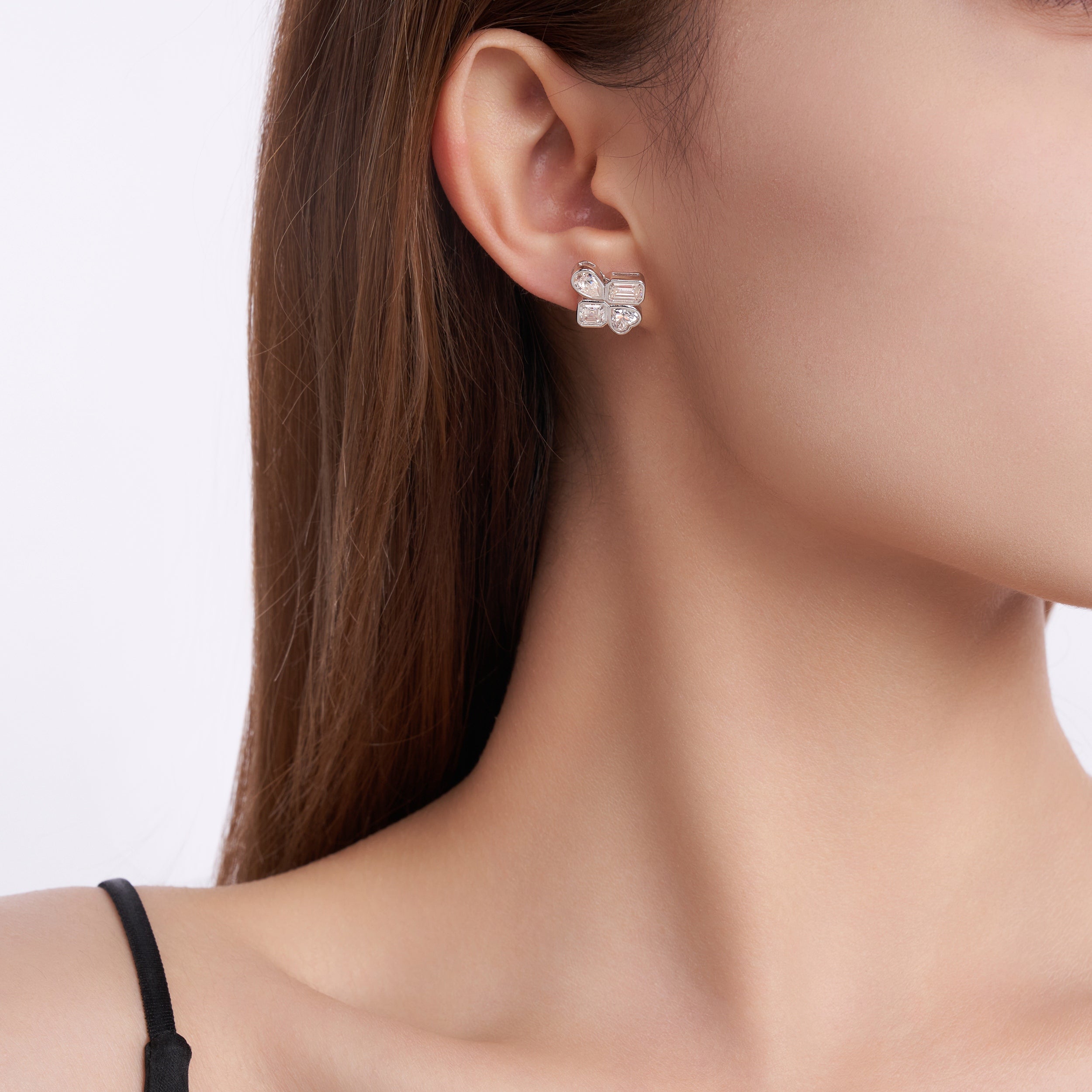A Luxurious And Fashionable Minimalist Jewelry Earring Set Featuring Top-quality Moissanite Stones, Made Of S925 Silver Electroplated With Platinum.